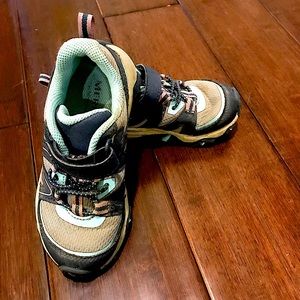 MERRELL Kids Hiking Shoes size 11.